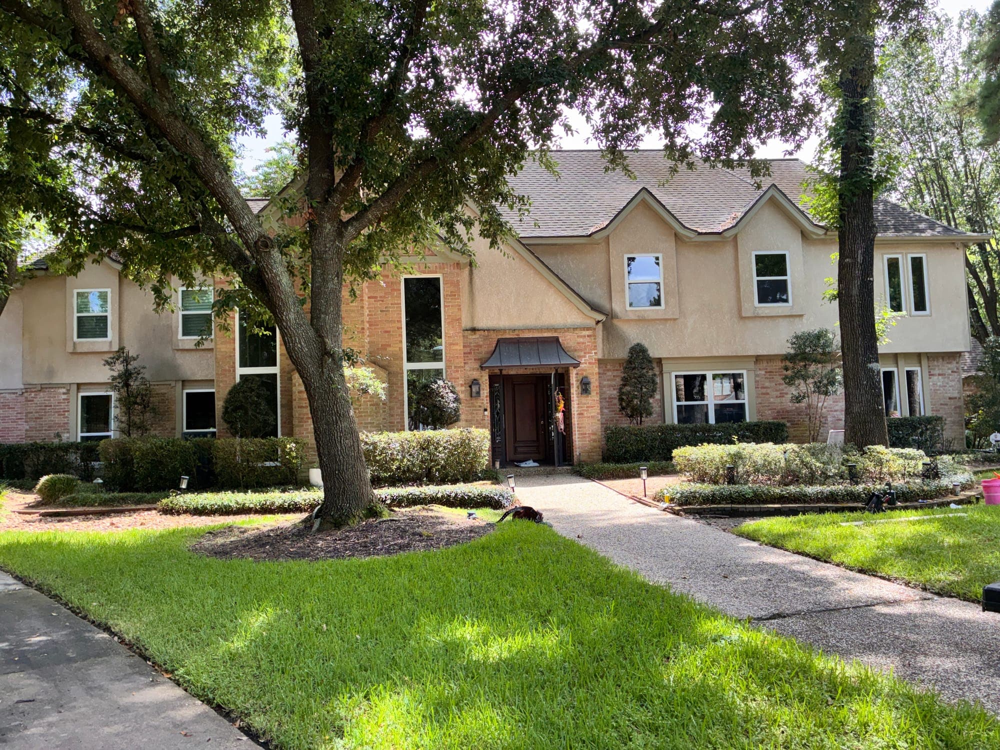 Replacement windows installed on a home near Conroe, TX